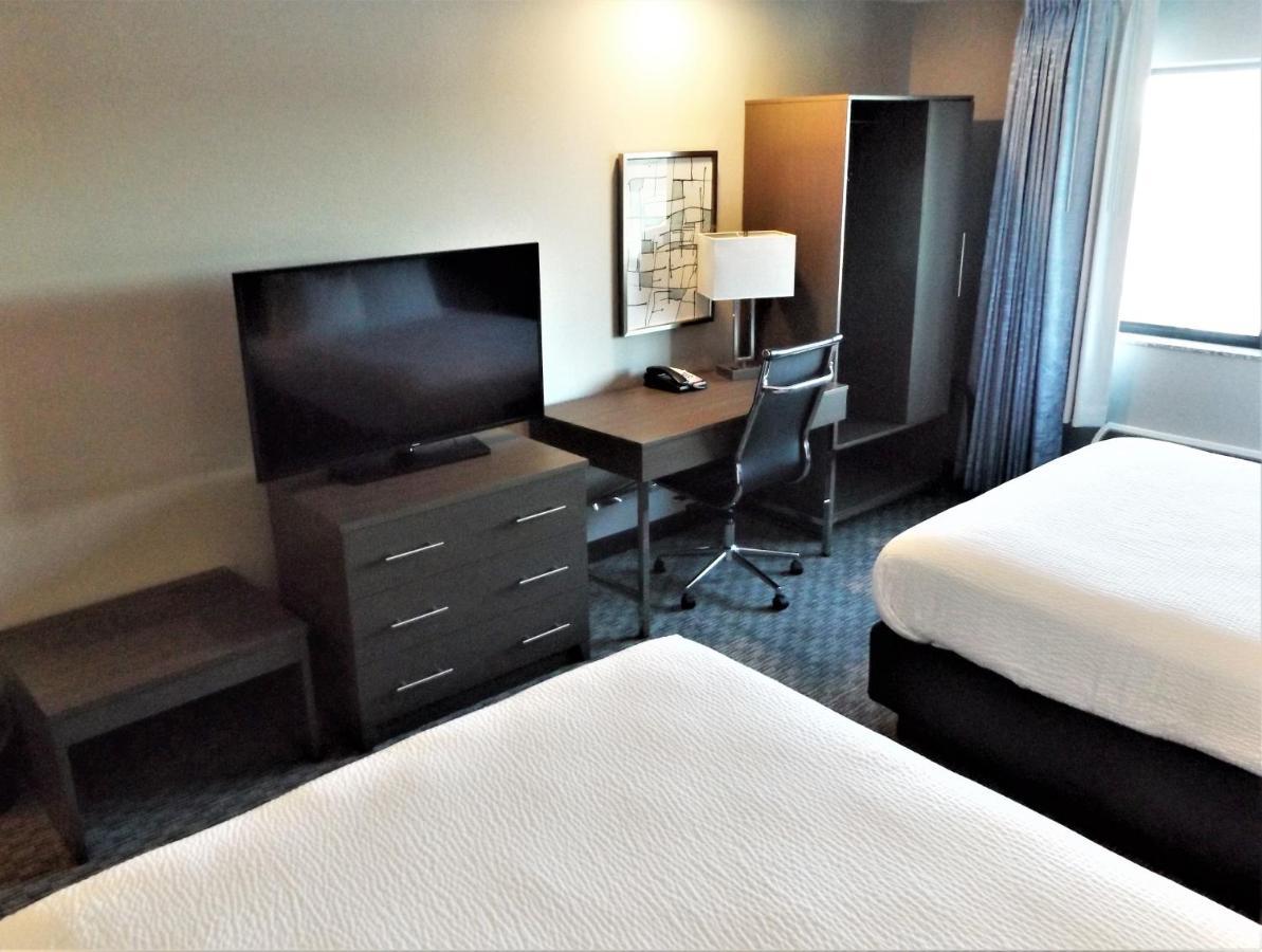 Brookstone Inn & Suites فورت دودج المظهر الخارجي الصورة
