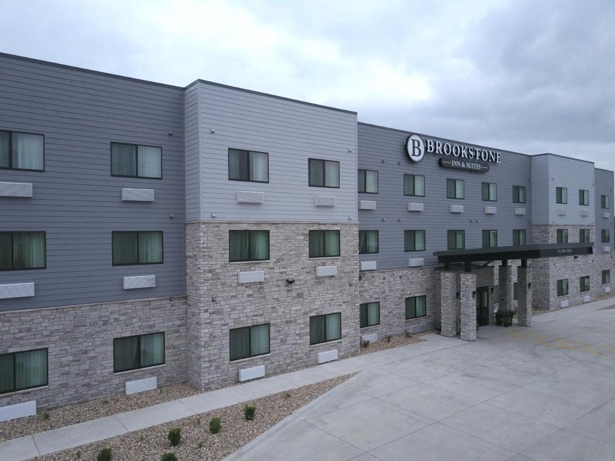 Brookstone Inn & Suites فورت دودج المظهر الخارجي الصورة